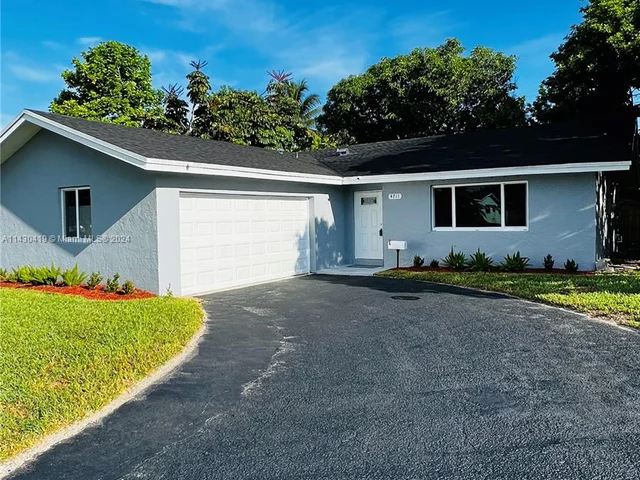 4711 NW 17th St, Lauderhill FL 33313