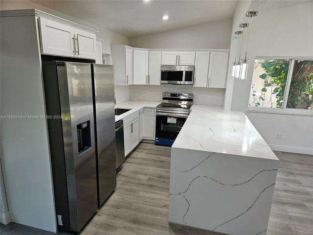 4711 NW 17th St, Lauderhill FL 33313