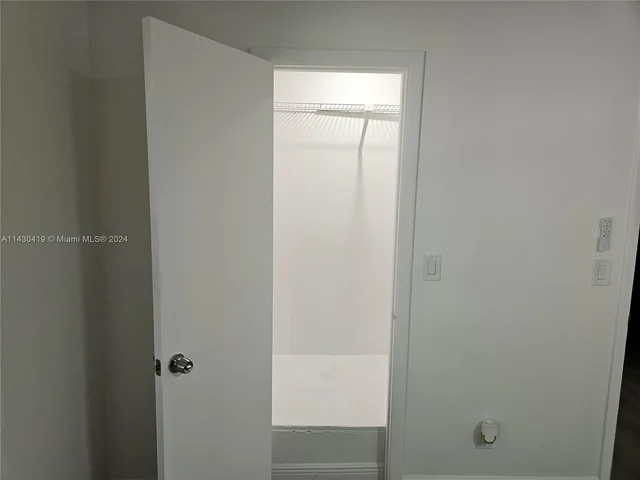 4711 NW 17th St, Lauderhill FL 33313