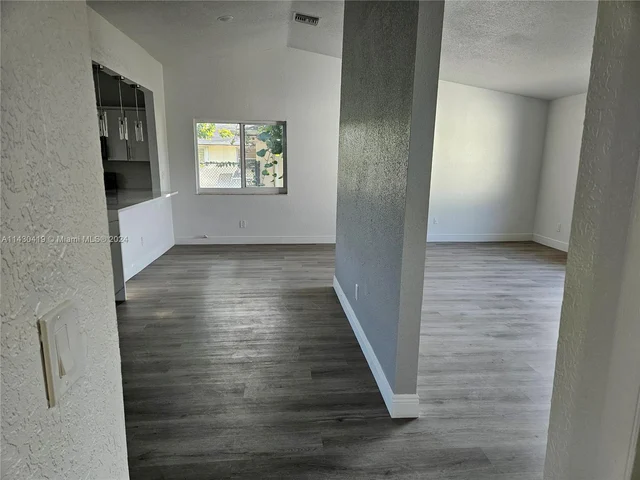 4711 NW 17th St, Lauderhill FL 33313