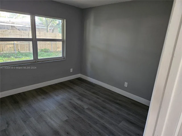 4711 NW 17th St, Lauderhill FL 33313