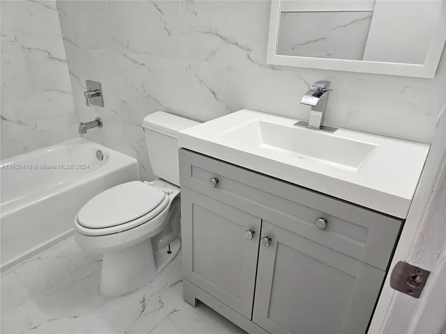 4711 NW 17th St, Lauderhill FL 33313