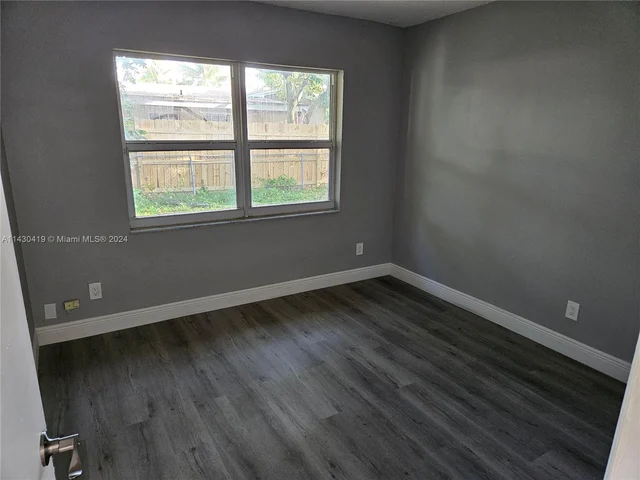 4711 NW 17th St, Lauderhill FL 33313