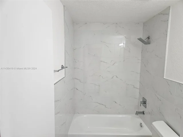 4711 NW 17th St, Lauderhill FL 33313