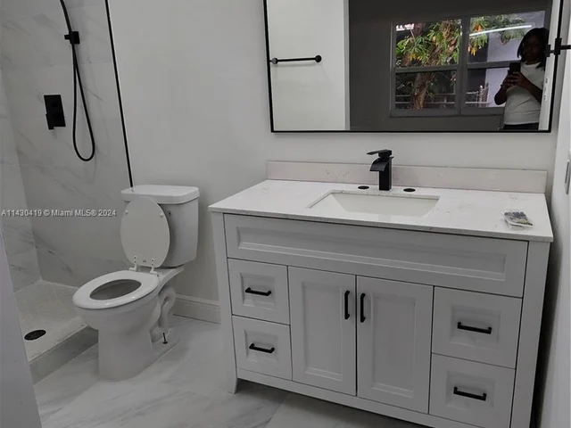 4711 NW 17th St, Lauderhill FL 33313