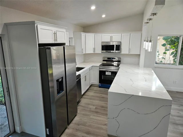 4711 NW 17th St, Lauderhill FL 33313