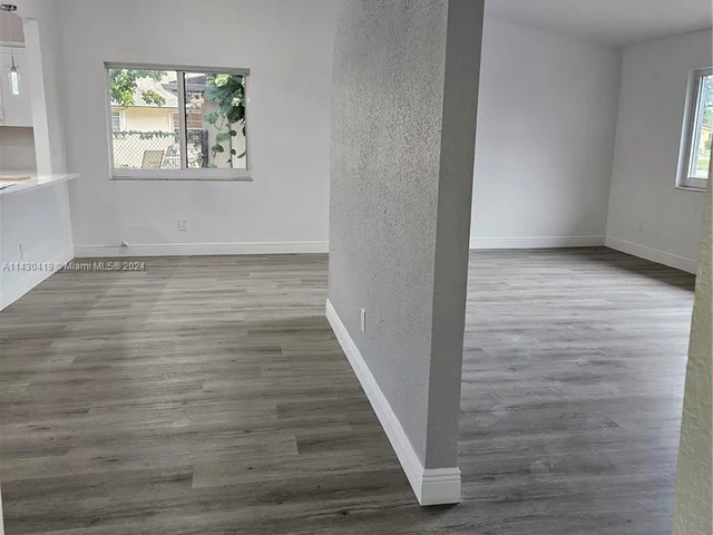 4711 NW 17th St, Lauderhill FL 33313