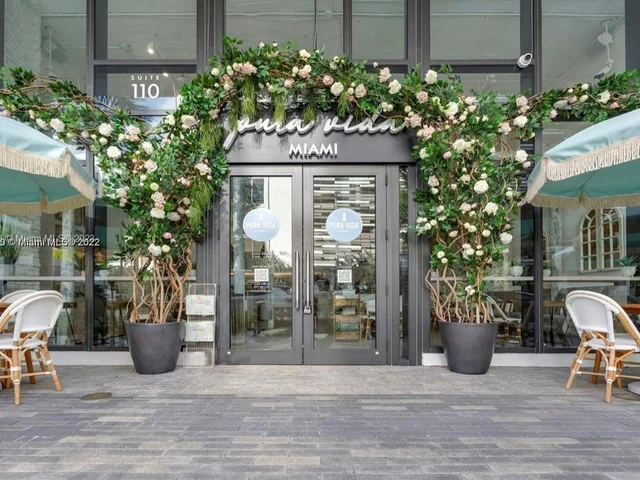 2960 NE 207th St # 704, Aventura FL 33180