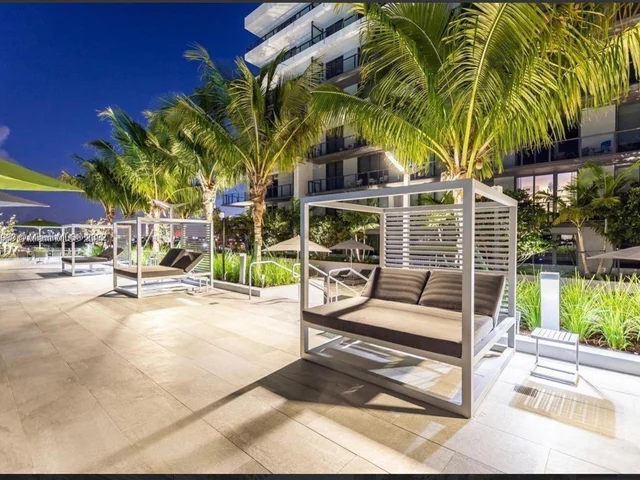 2960 NE 207th St # 704, Aventura FL 33180