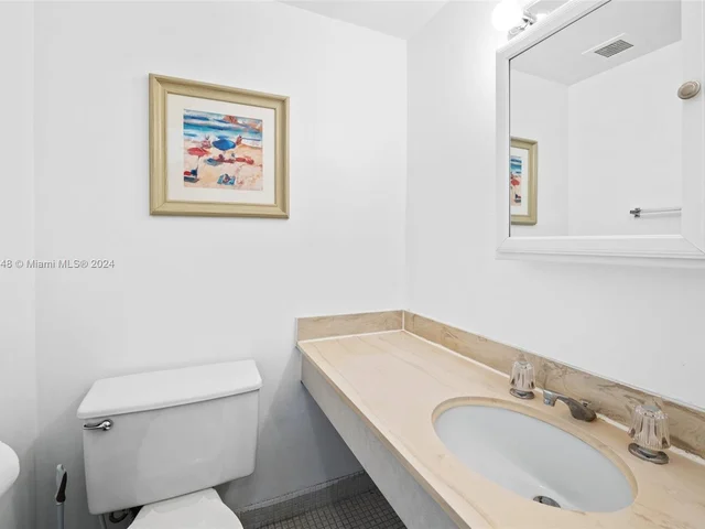 1985 S Ocean Dr # 2L, Hallandale Beach FL 33009