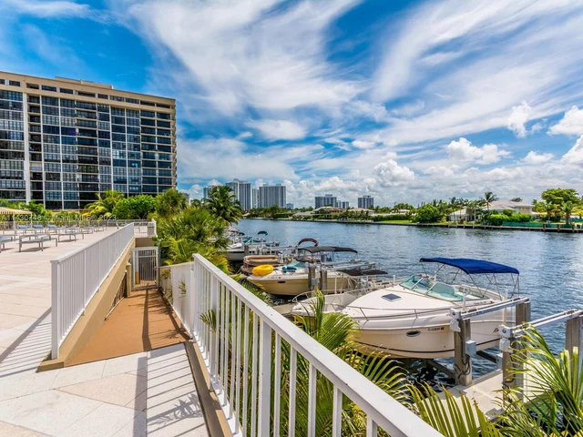 1985 S Ocean Dr # 2L, Hallandale Beach FL 33009