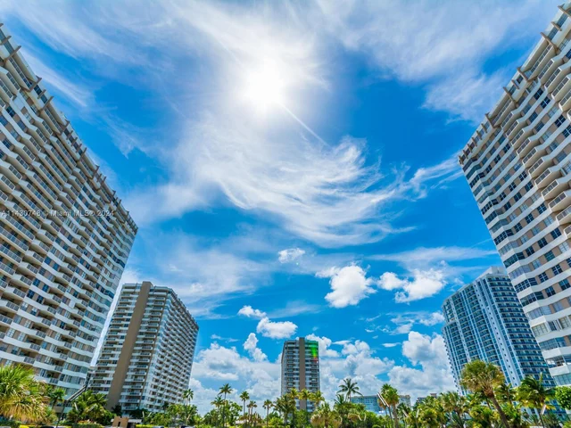 1985 S Ocean Dr # 2L, Hallandale Beach FL 33009