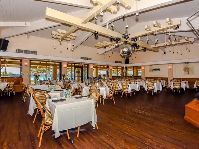 1985 S Ocean Dr # 2L, Hallandale Beach FL 33009