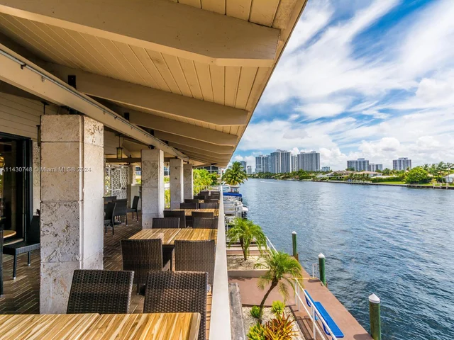 1985 S Ocean Dr # 2L, Hallandale Beach FL 33009