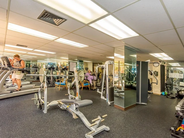 1985 S Ocean Dr # 2L, Hallandale Beach FL 33009