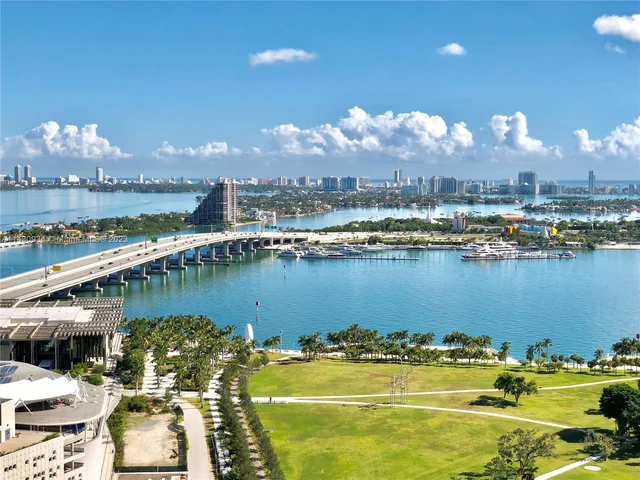 900 Biscayne Blvd # 3012, Miami FL 33132