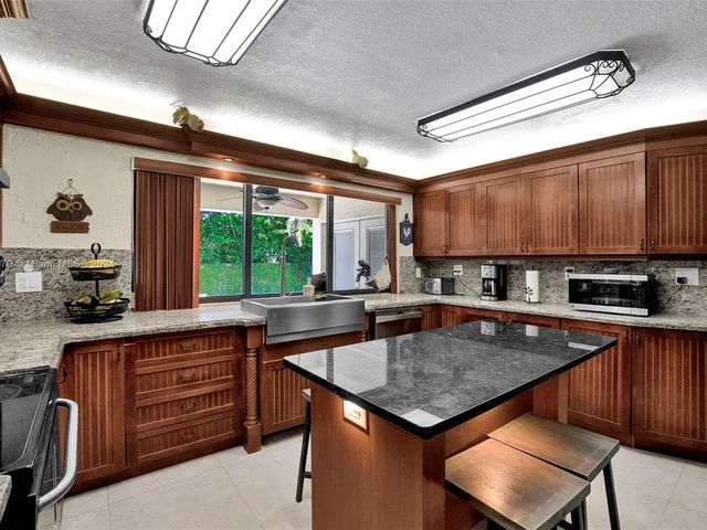 8240 NW 163rd St, Miami Lakes FL 33016