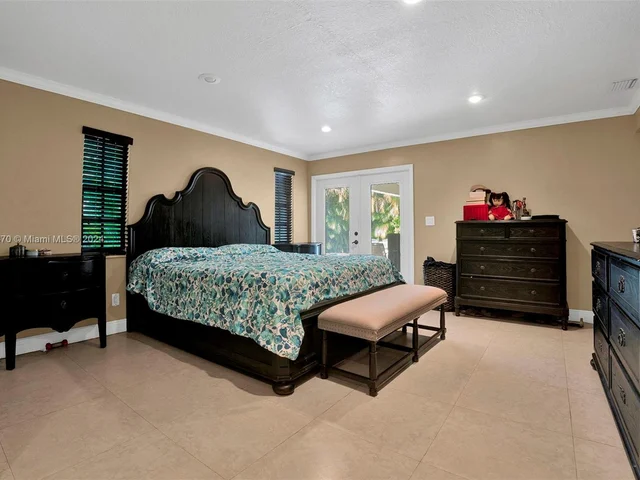 8240 NW 163rd St, Miami Lakes FL 33016