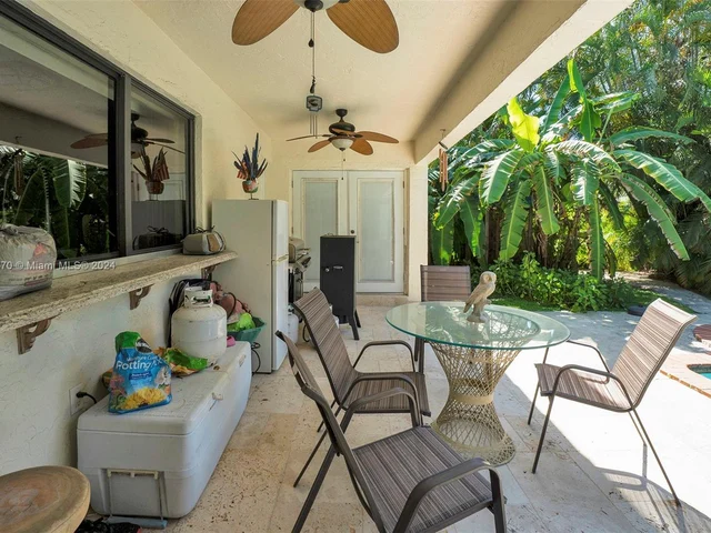 8240 NW 163rd St, Miami Lakes FL 33016