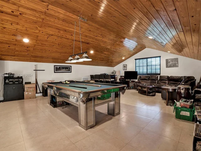 8240 NW 163rd St, Miami Lakes FL 33016