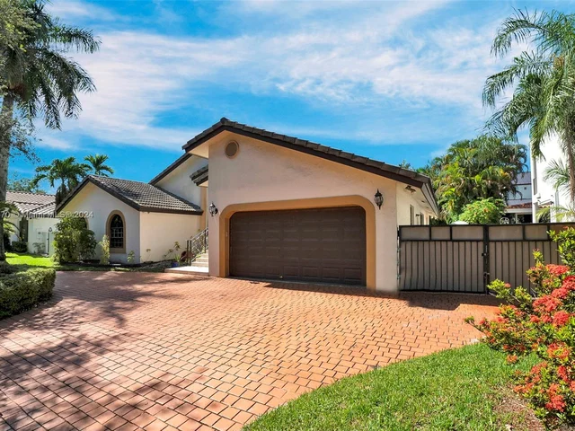 8240 NW 163rd St, Miami Lakes FL 33016