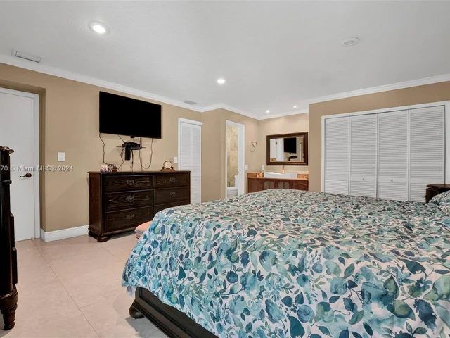 8240 NW 163rd St, Miami Lakes FL 33016