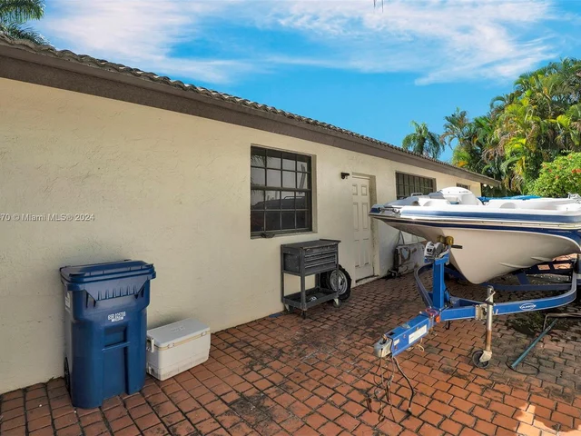 8240 NW 163rd St, Miami Lakes FL 33016