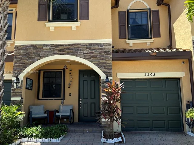 5502 NW 27th St, Margate FL 33063