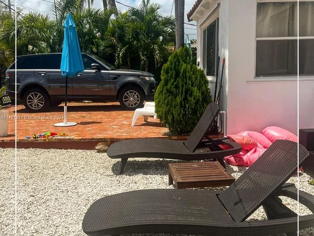 679 NE 87th St, Miami FL 33138