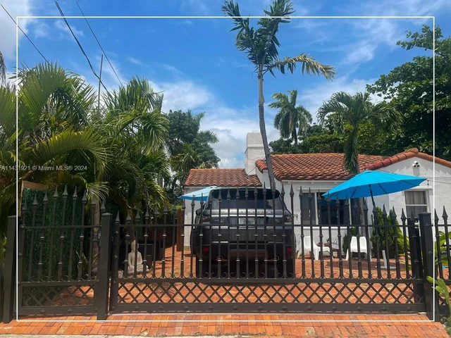 679 NE 87th St, Miami FL 33138