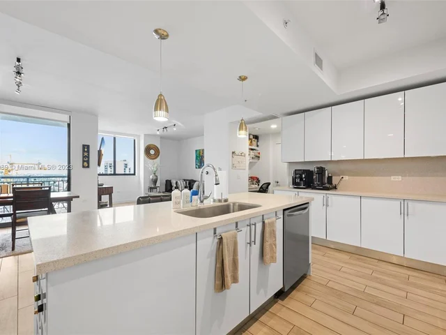 999 SW 1st Ave # 2306, Miami FL 33130