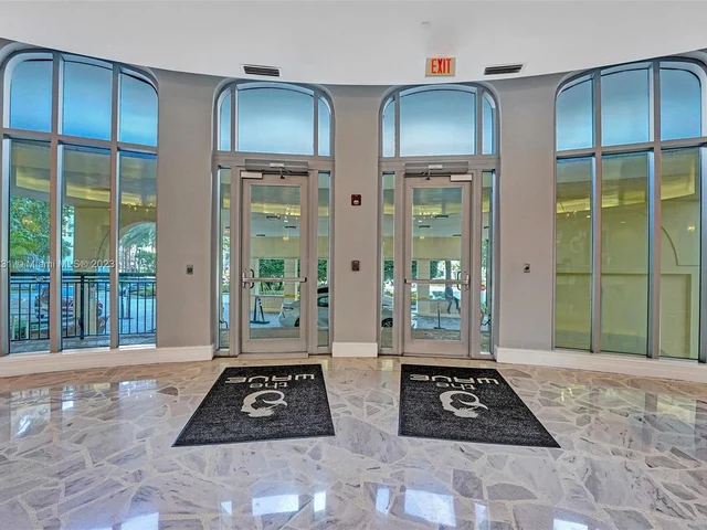 2501 S Ocean Dr, Hollywood FL 33019