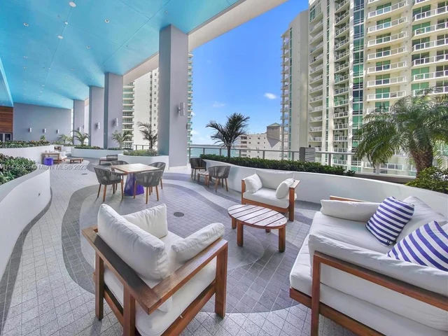 1300 Brickell Bay Dr # 1802, Miami FL 33131