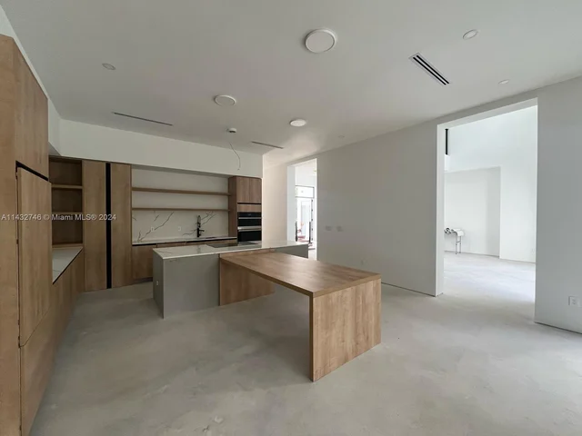 2730 SW 17th Ave, Miami FL 33133