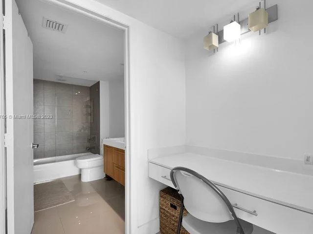 650 West Ave # 2710, Miami Beach FL 33139