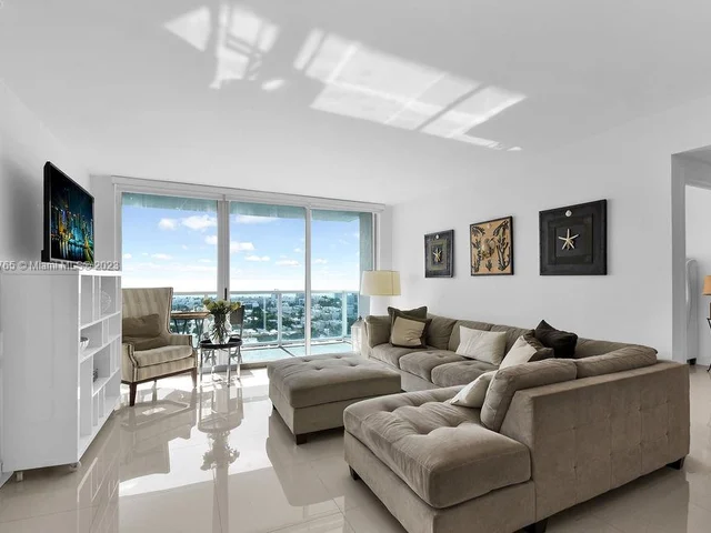 650 West Ave # 2710, Miami Beach FL 33139