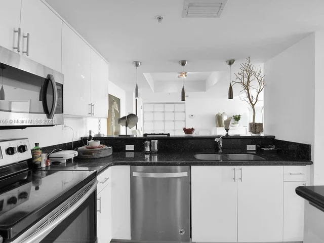 650 West Ave # 2710, Miami Beach FL 33139