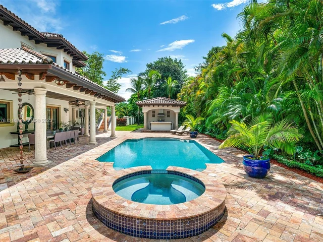 5950 SW 111th St, Pinecrest FL 33156