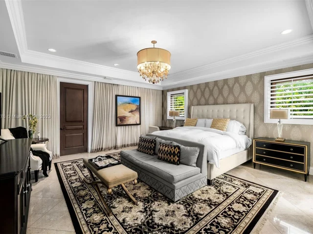 5950 SW 111th St, Pinecrest FL 33156