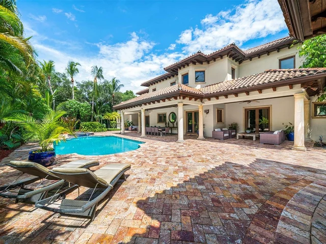 5950 SW 111th St, Pinecrest FL 33156