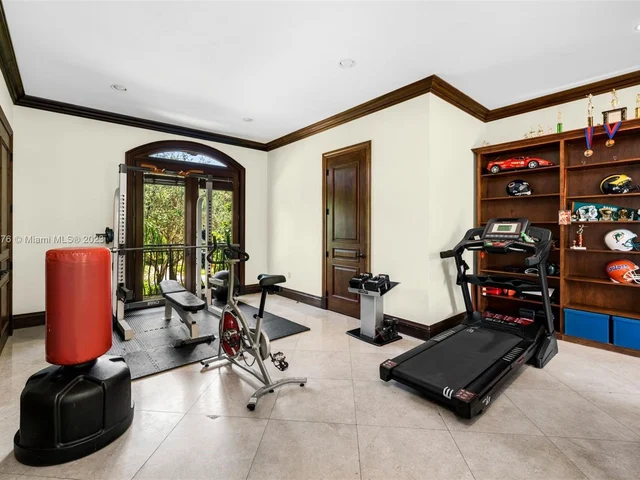 5950 SW 111th St, Pinecrest FL 33156