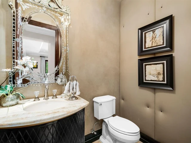 5950 SW 111th St, Pinecrest FL 33156