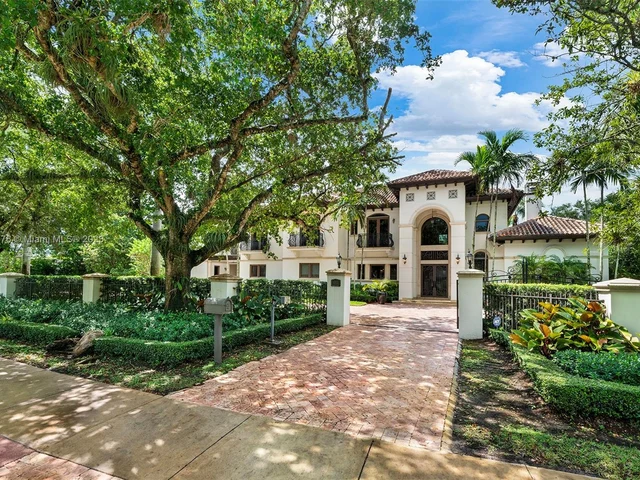 5950 SW 111th St, Pinecrest FL 33156