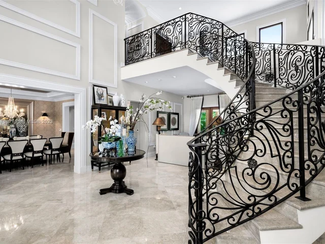 5950 SW 111th St, Pinecrest FL 33156