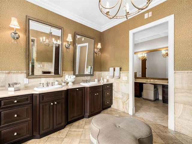 5950 SW 111th St, Pinecrest FL 33156