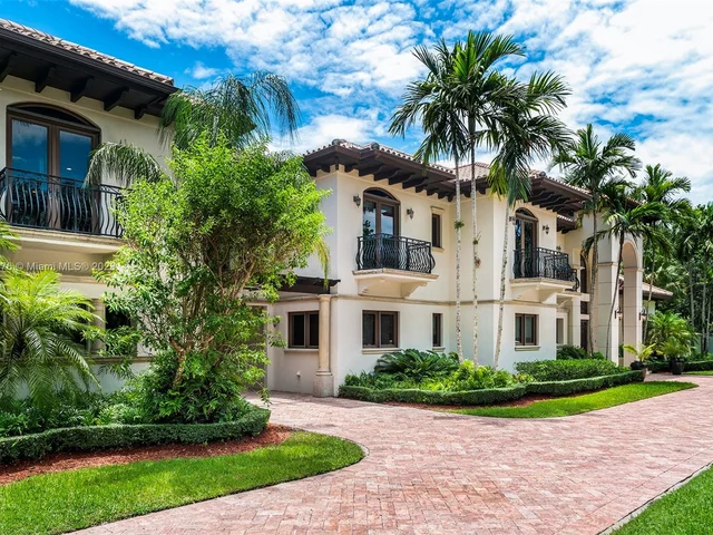 5950 SW 111th St, Pinecrest FL 33156