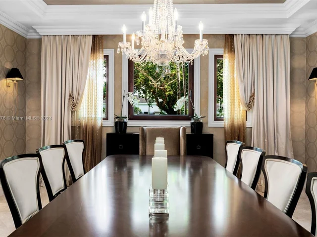 5950 SW 111th St, Pinecrest FL 33156