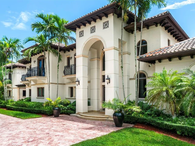 5950 SW 111th St, Pinecrest FL 33156