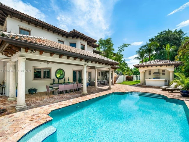 5950 SW 111th St, Pinecrest FL 33156