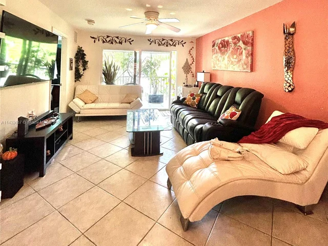 1105 Bahama Bnd # B2, Coconut Creek FL 33066